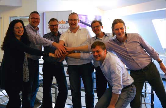 Jetzt sind sie ein Team (von links): Ruth Paskins Gordon (Vitec Videocom), Martin Leuenberg (Vitec Videocom), Jürgen Sommer (Vitec Videocom), Johannes Bauer (NMAV), Tobias Trummer (NMAV), Sven Feldman (NMAV), Steve Totterdell (Vitec Videocom).