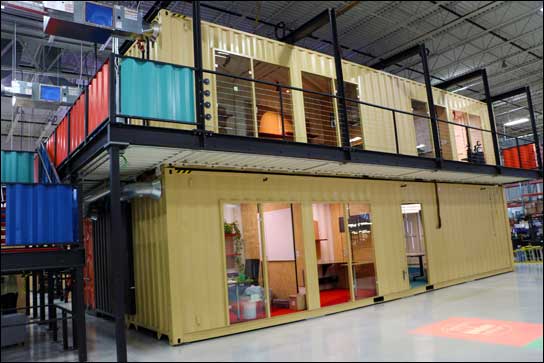 "Container-City" am Firmenhauptsitz in Middleton, Wisconsin