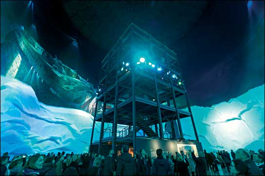 Schon die schiere Größe beeindruckt: Enthüllung des Titanic-Panoramas im Leipziger Panometer (Fotos: Tom Schulze, asisi).