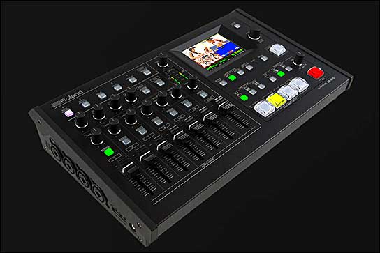 Auf der Tour dabei: Der Roland AV Mixer VR-4HD 