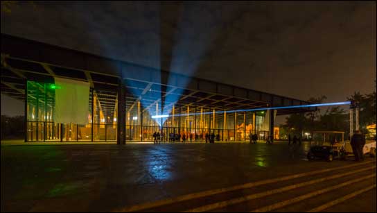 Magisch beleuchtet: Die David-Chipperfield-Ausstellung in Berlin