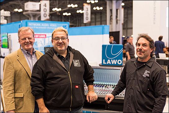 Die M3-Geschäftsführer Mitch Makentansky (rechts) und Jay Vicari (Mitte) auf der diesjährigen AES in New York mit Michael Mueller, Vice President of Sales bei Lawo