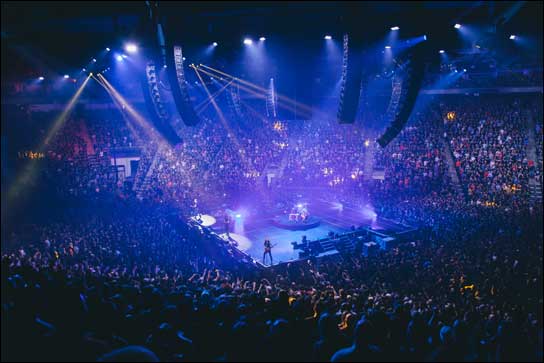 Das neue Videotron Centre in Quebec City und Metallica mittendrin (Foto: Carlos Escobar).