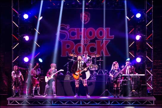 Mit LYON-Line-Arrays von Meyer Sound: "School of Rock" am Broadway.