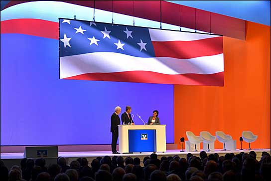 "Wirtschaftstag 2016" in der Frankfurter Jahrhunderthalle mit neuem Licht- und Bühnendesign von Jörg Schuchardt